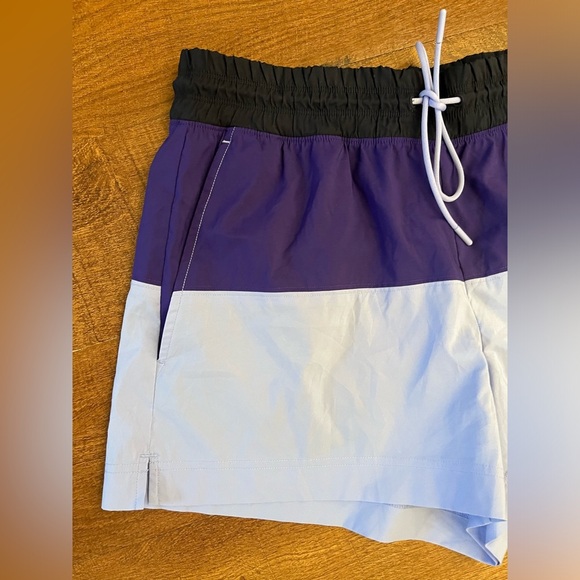 Athleta  Oahu colorblock shorts for Women
Size 10 - Picture 4 of 8